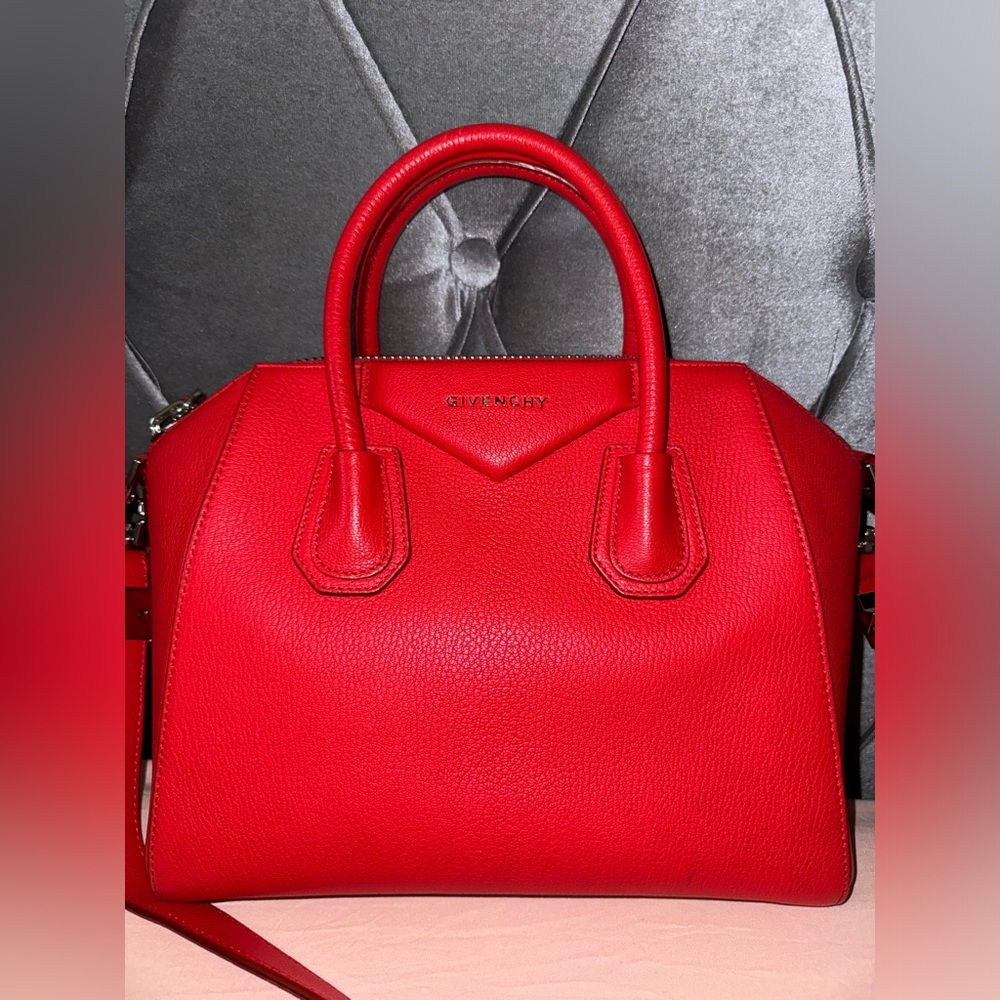 Givench small antigona tote